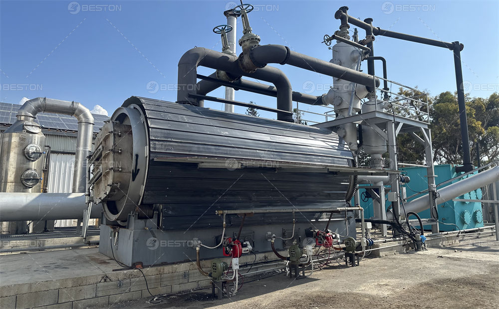 塞浦路斯BLJ-6廢塑料煉油設(shè)備第1張